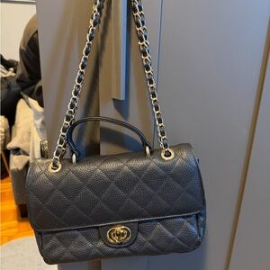Elegant Black Quilted Handbag